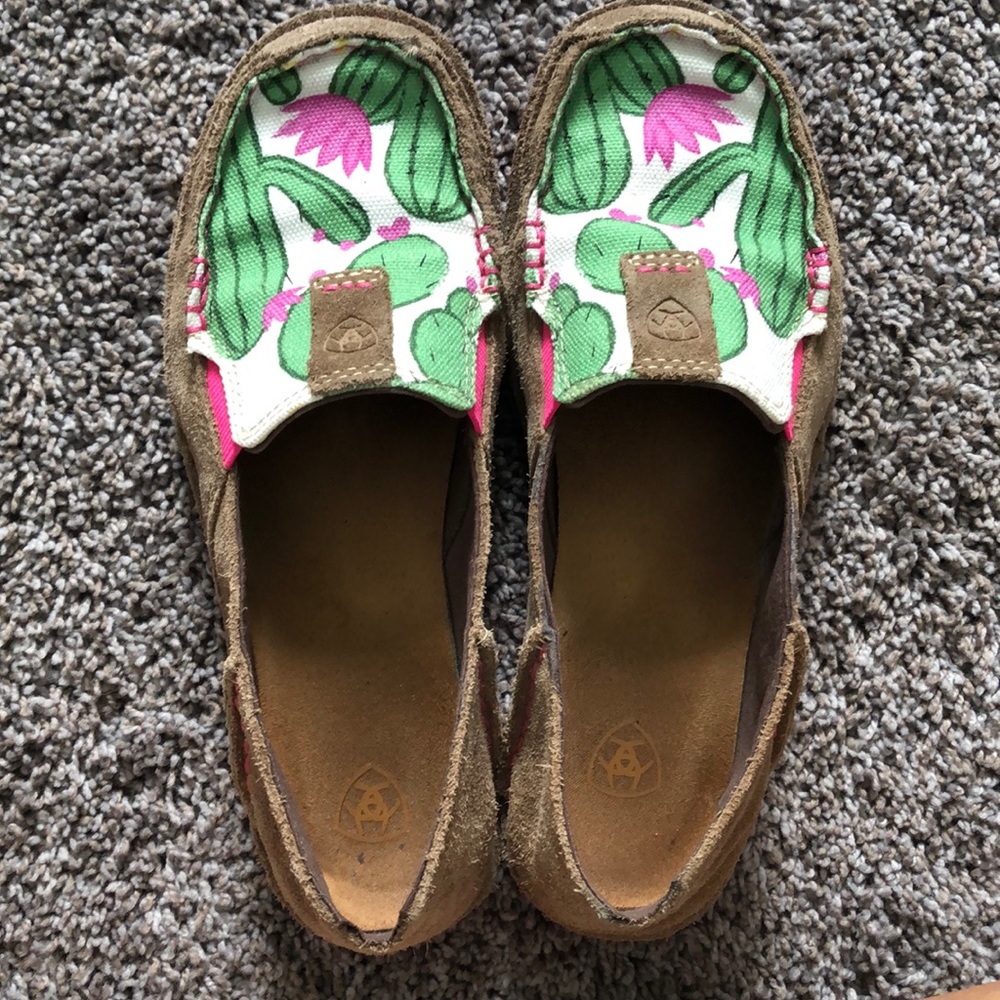 Ariat cactus cruisers